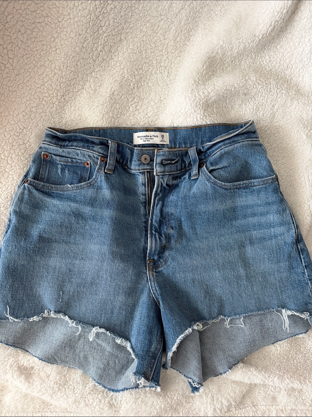 Abercrombie & Fitch Curve Love Denim Frayed Hem Shorts size 28/6